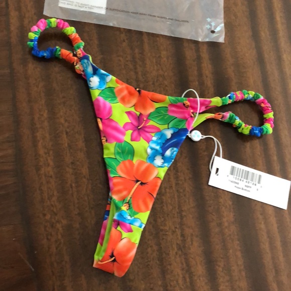 NWT Frankies Bikinis Hope skimpy tropical design bottom - Picture 4 of 14